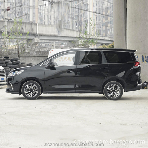 China In stock SAIC electric car vehicle 56 seats mpv MAXUS EUNIQ 5 used car high quality new energy car for business use van